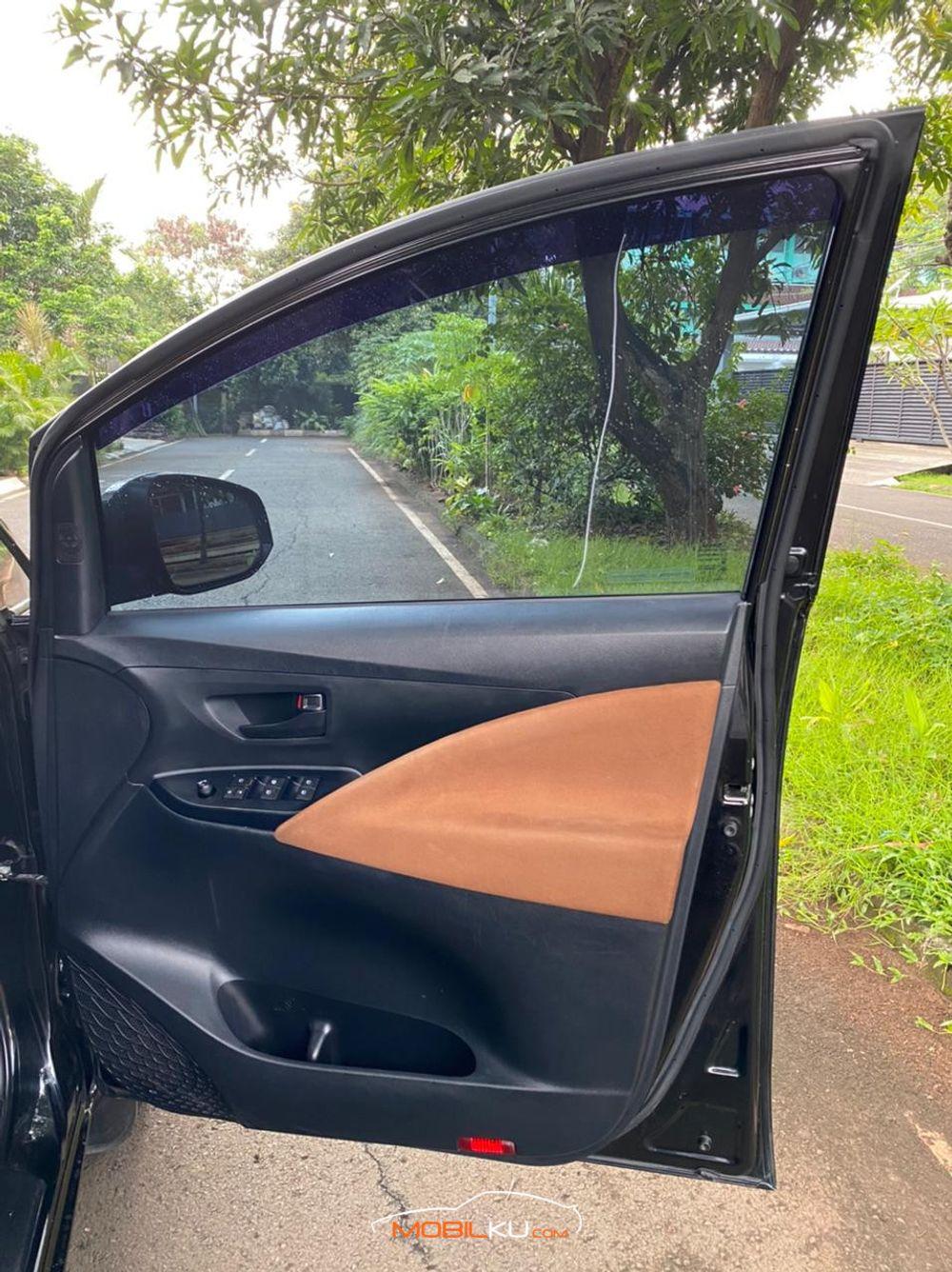 Mobil Toyota Kijang Innova 2016
