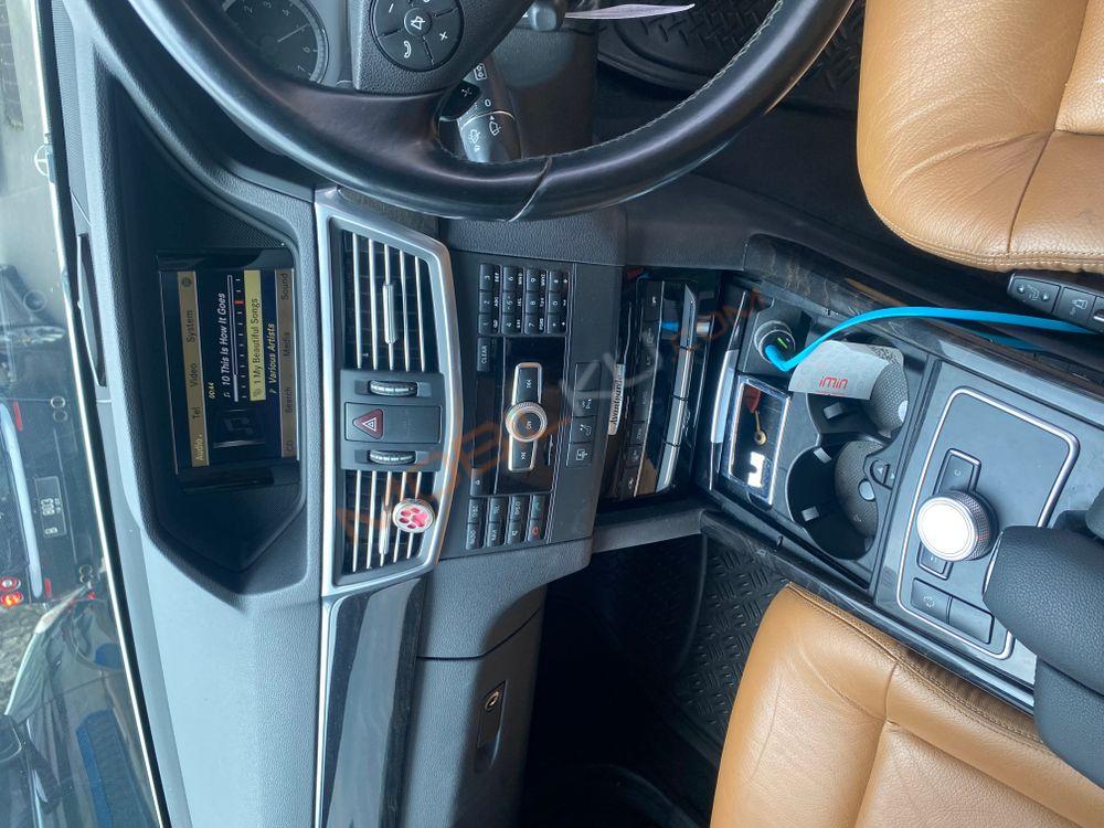 Mobil Mercedes-Benz E-Class 2011