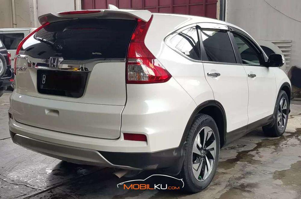 Mobil Honda CR-V 2015