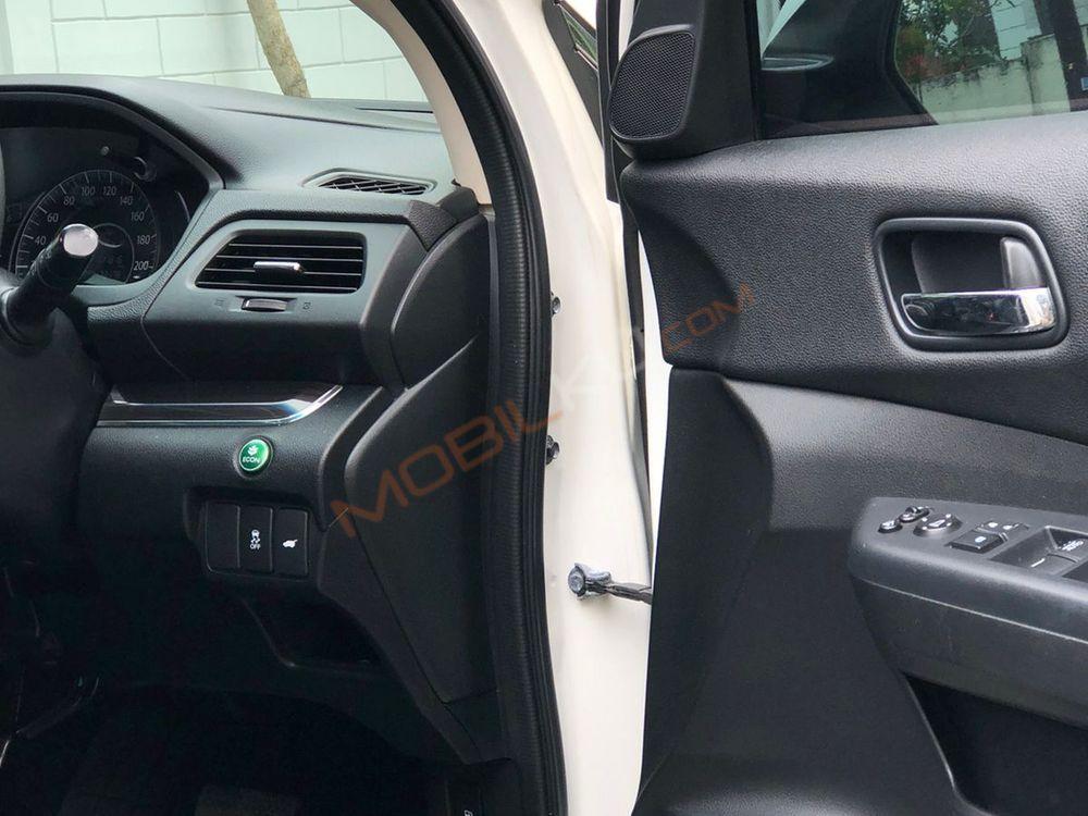 Mobil Honda CR-V 2015