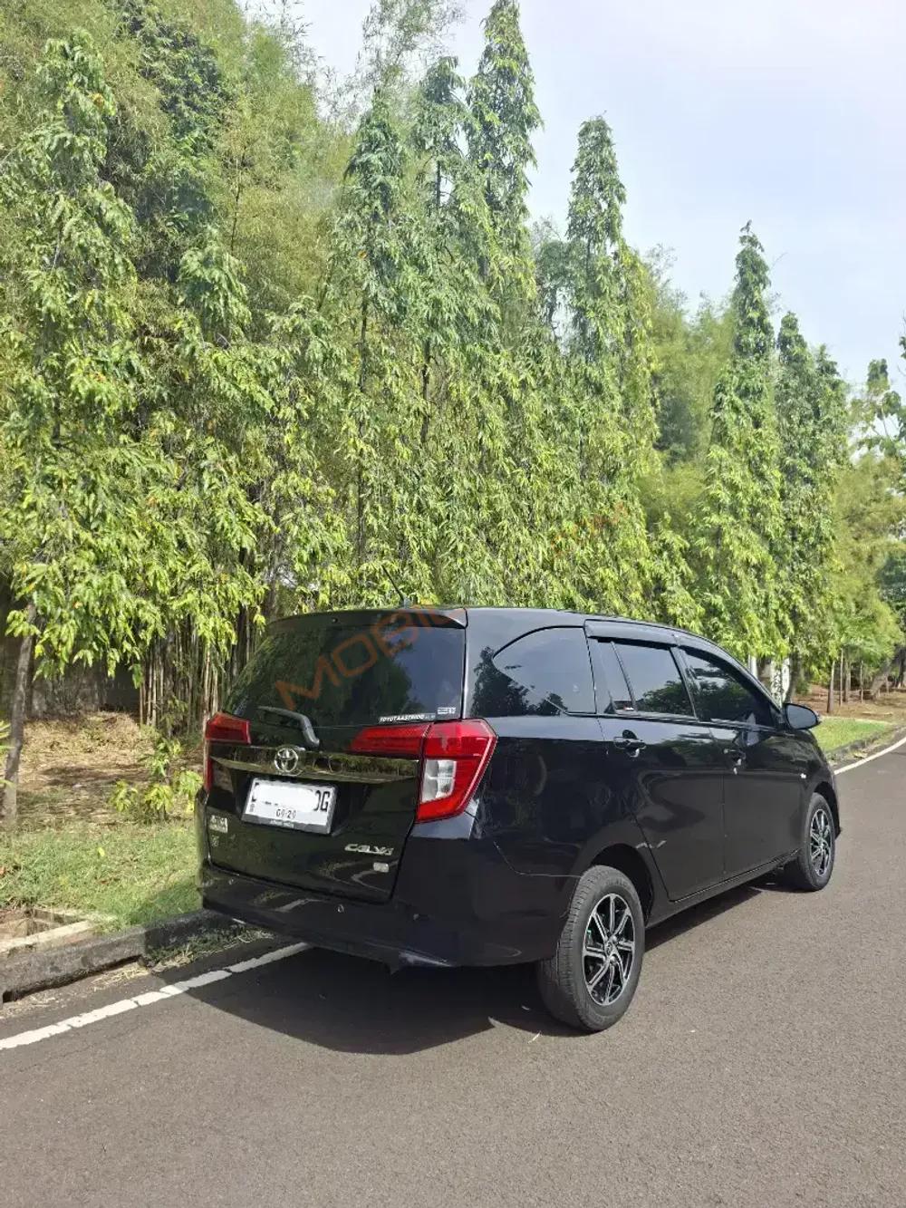 Mobil Toyota Calya 2021
