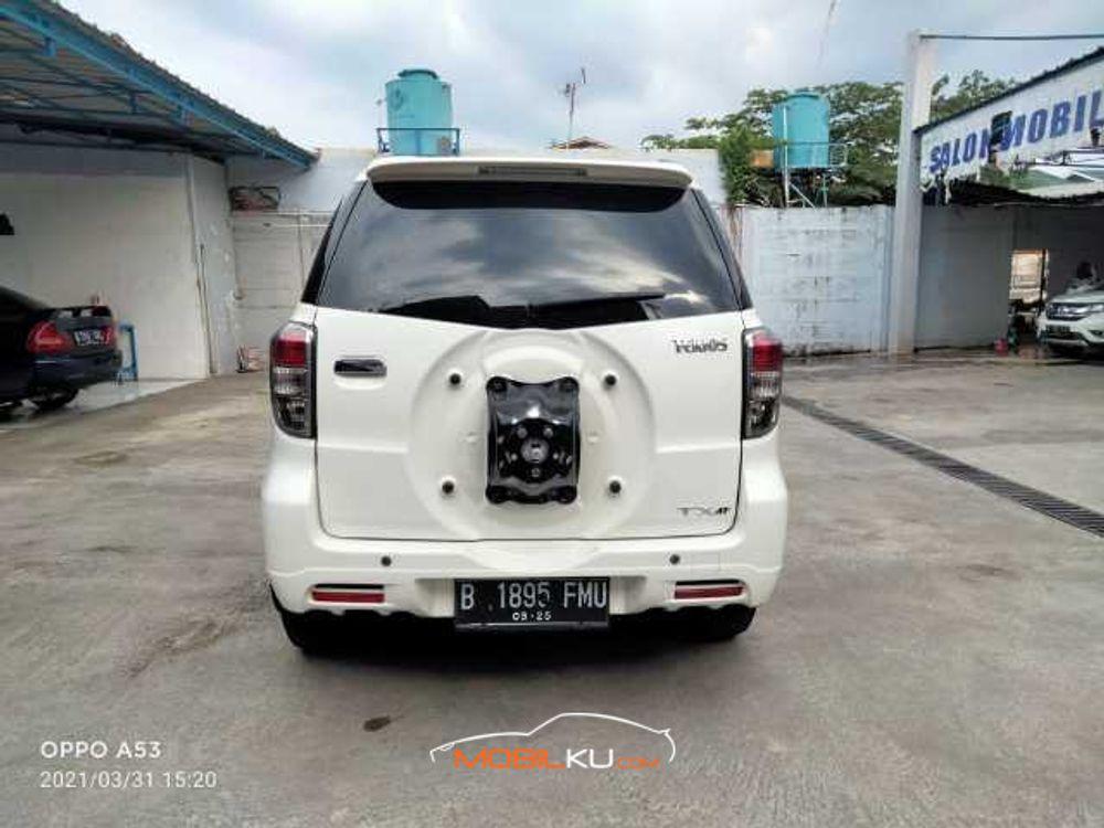 Mobil Daihatsu Terios 2011