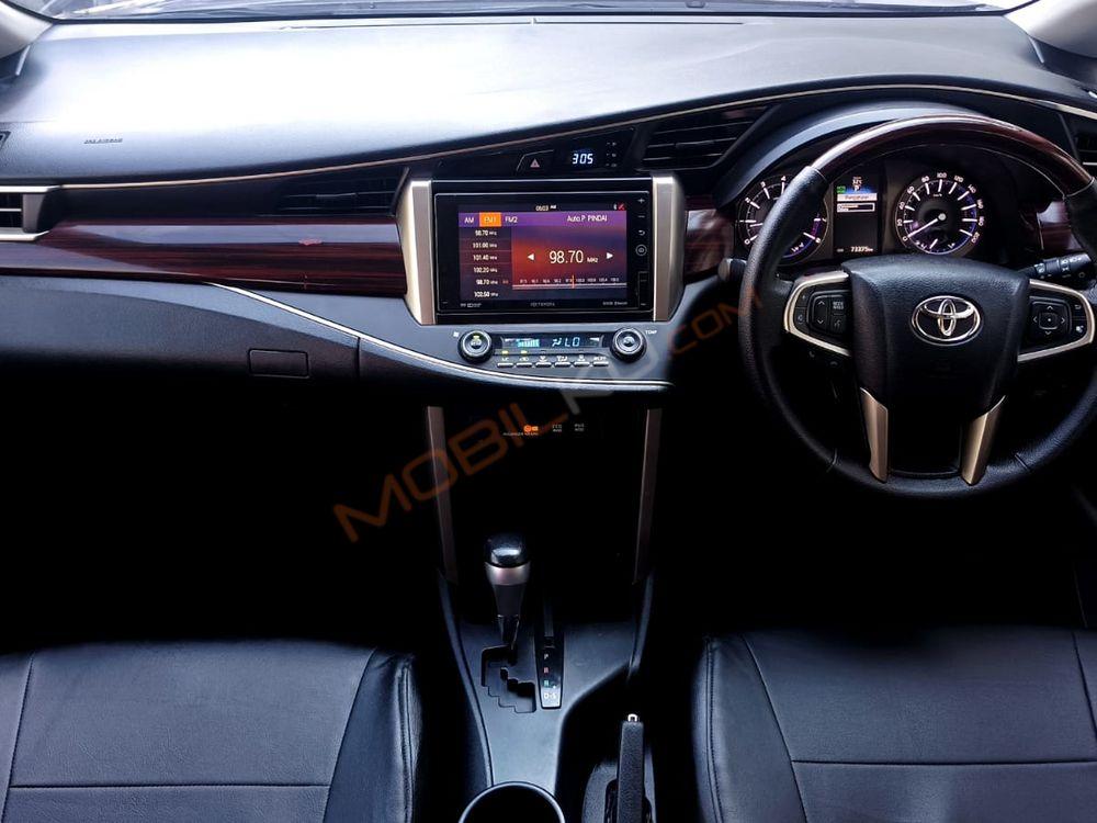 Mobil Toyota Kijang Innova 2017
