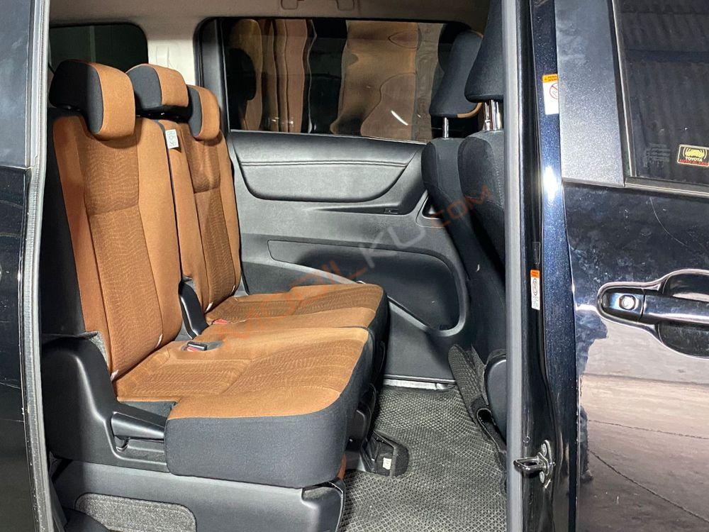 Mobil Toyota Sienta 2017