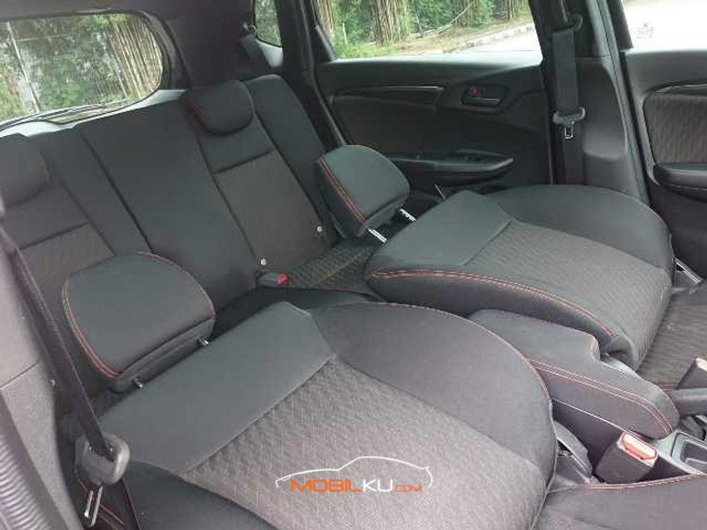 Mobil Honda Jazz 2018