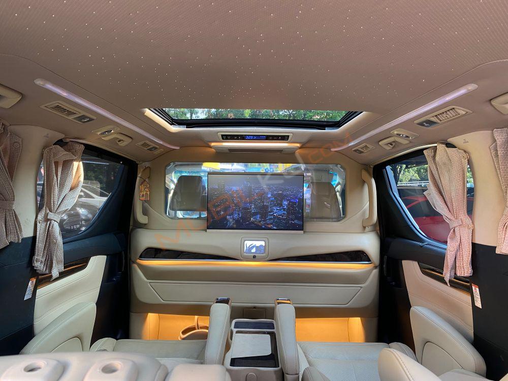 Mobil Toyota Alphard 2018