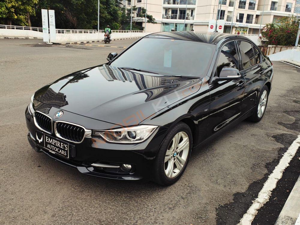 Mobil BMW 3 Series 2015
