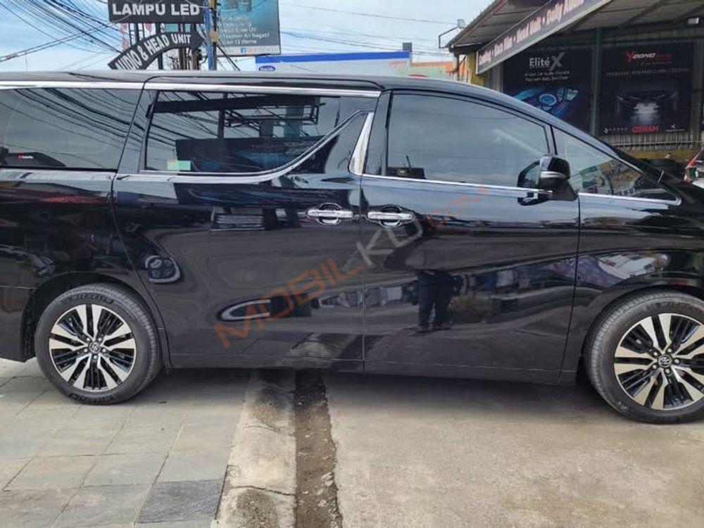 Mobil Toyota Alphard 2019
