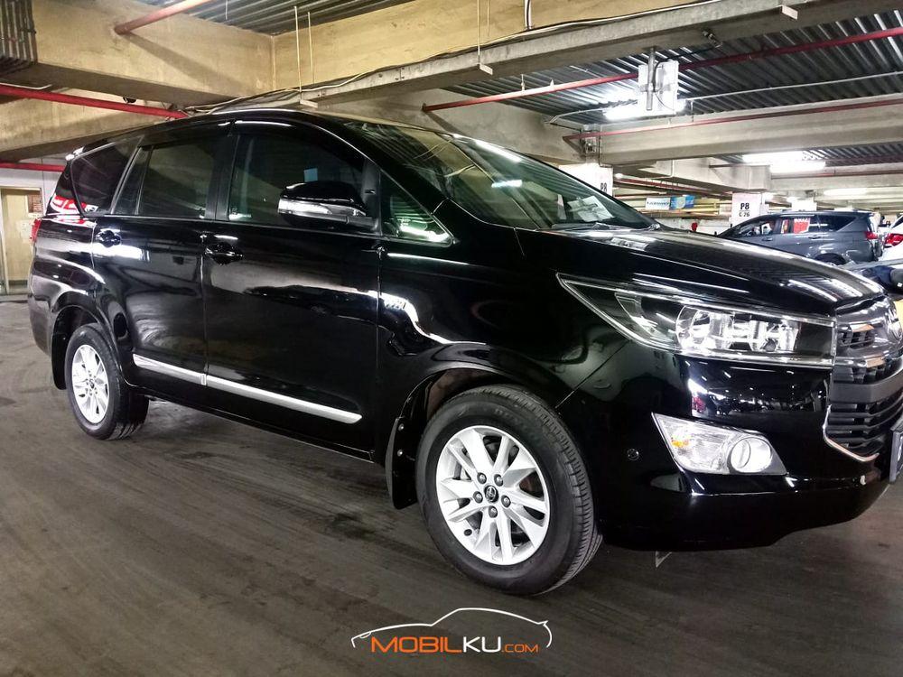 Mobil Toyota Kijang Innova 2016