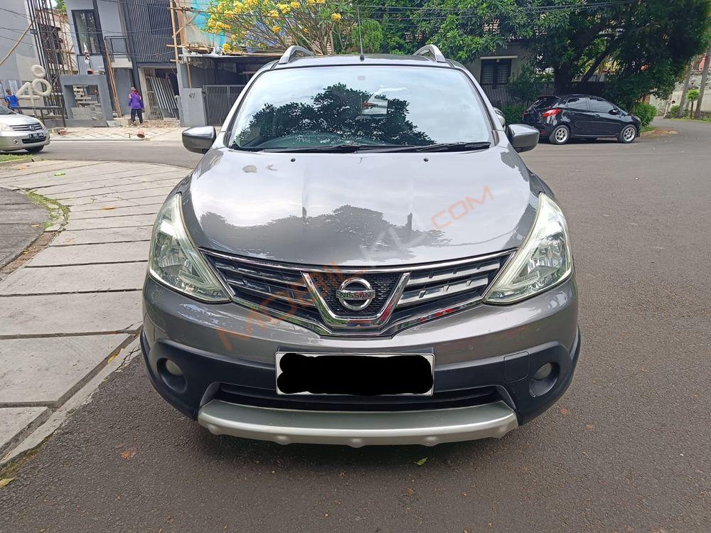 Mobil Nissan Livina 2014