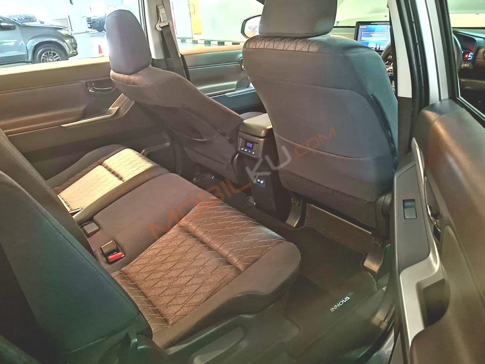 Mobil Toyota Kijang Innova Zenix 2023