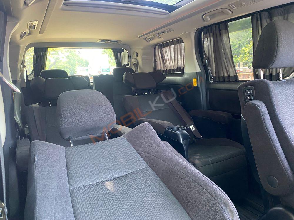 Mobil Toyota Alphard 2014