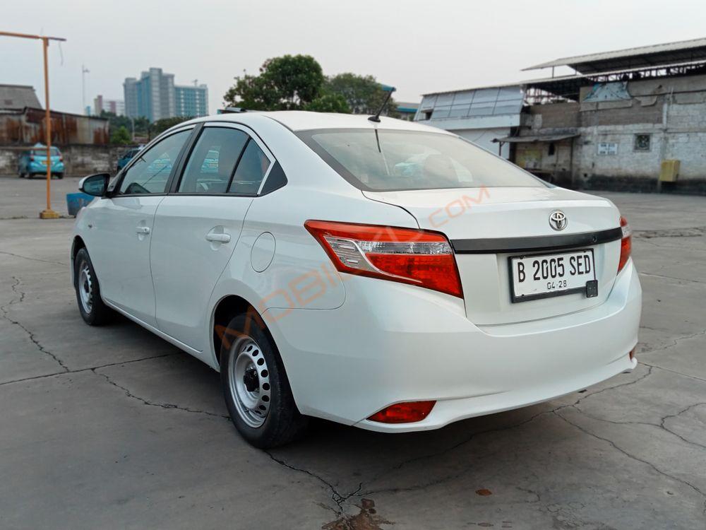 Mobil Toyota Limo 2014