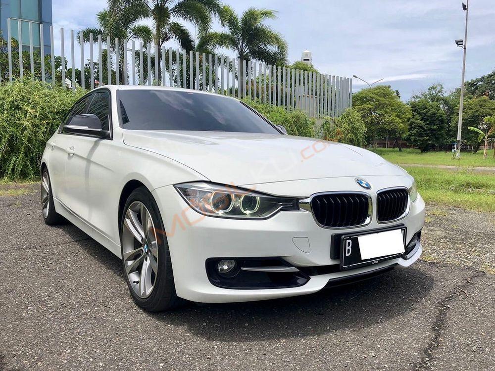 Mobil BMW 3 Series 2014