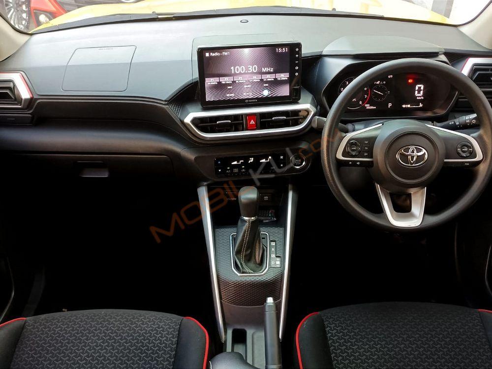 Mobil Toyota Raize 2021