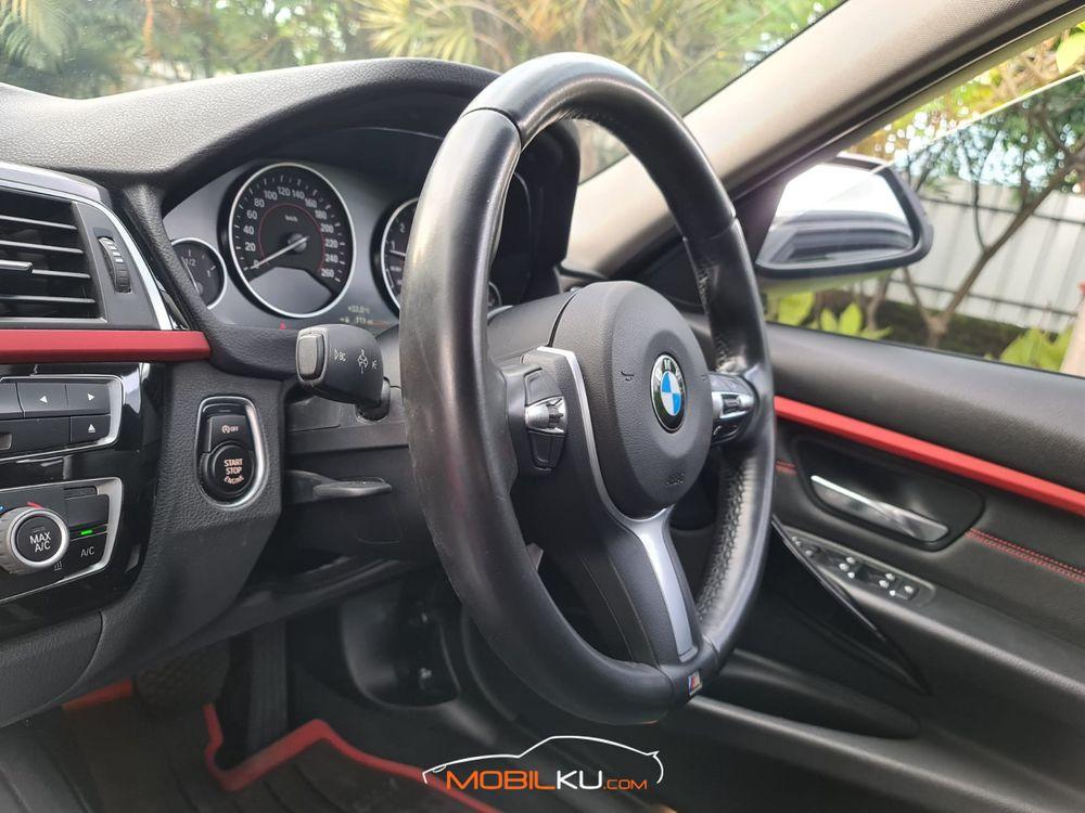Mobil BMW 3 Series 2016