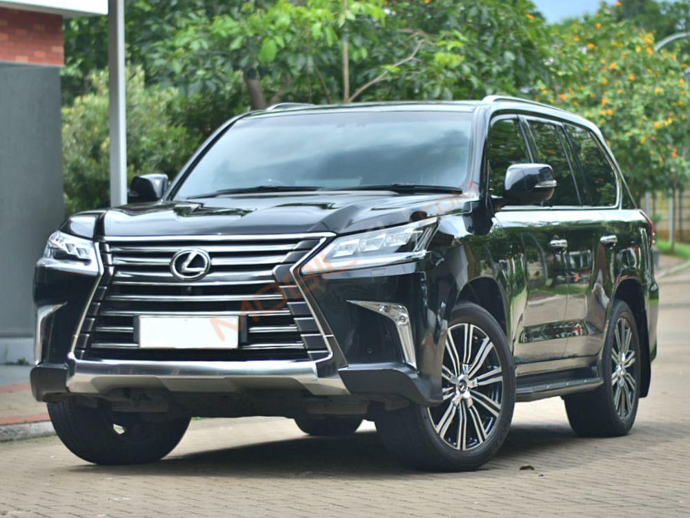 Mobil Lexus LX 2018