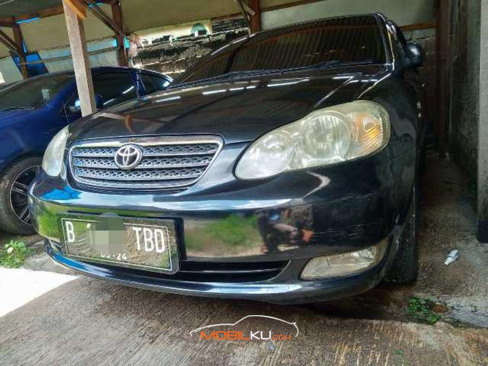 Mobil Toyota Corolla 2004