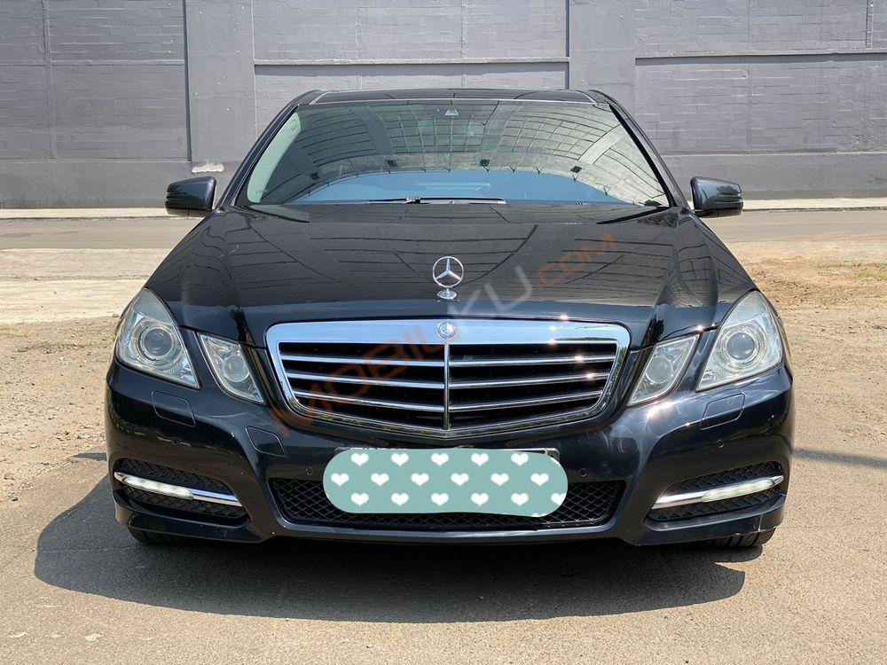 Mobil Mercedes-Benz E-Class 2011