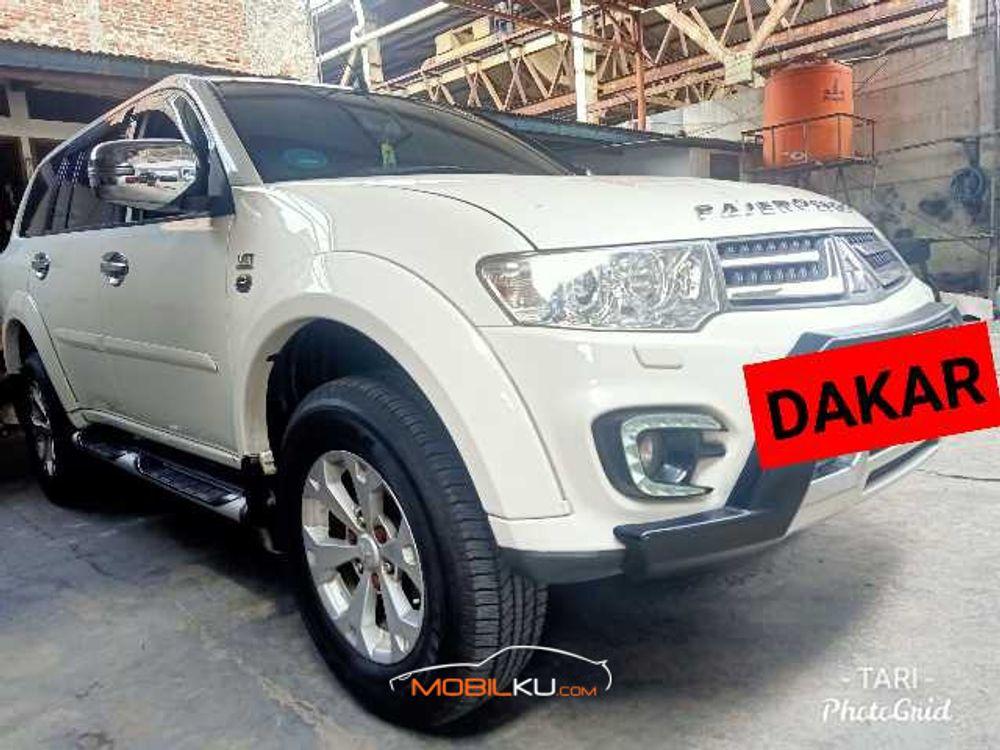 Mobil Mitsubishi Pajero Sport 2015
