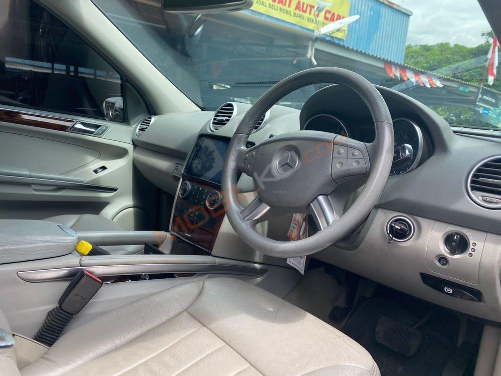 Mobil Mercedes-Benz ML 2006