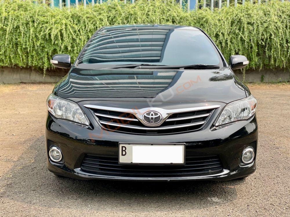 Mobil Toyota Corolla 2011