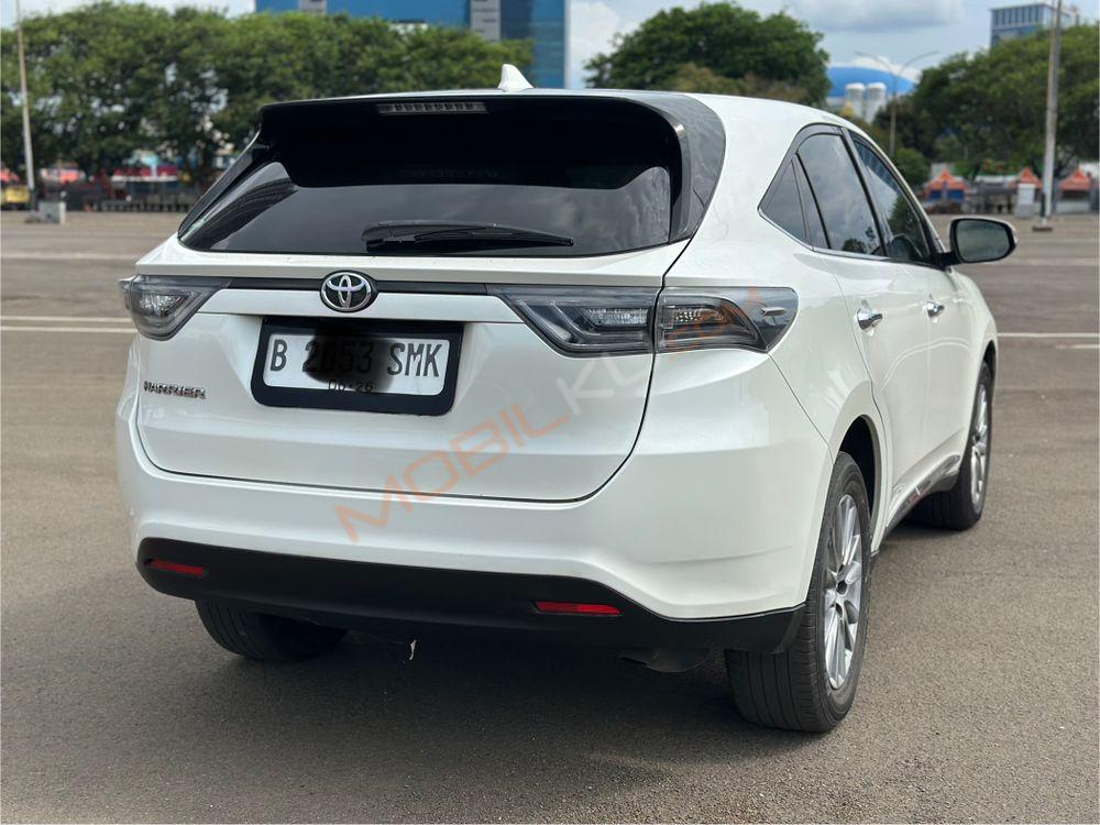 Mobil Toyota Harrier 2015