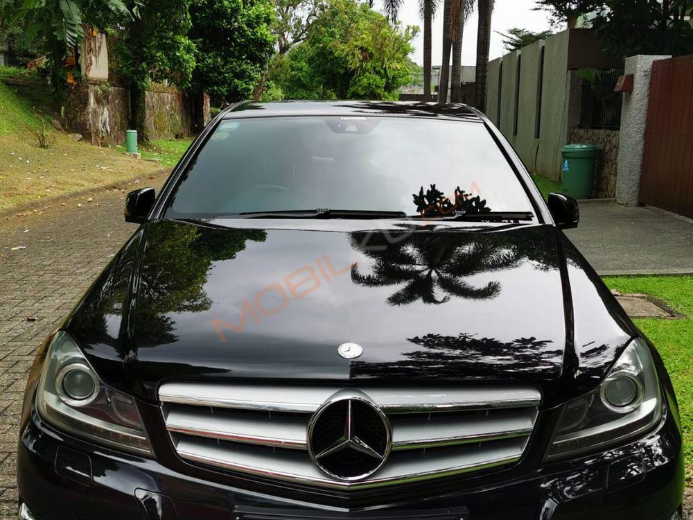 Mobil Mercedes-Benz C-Class 2012