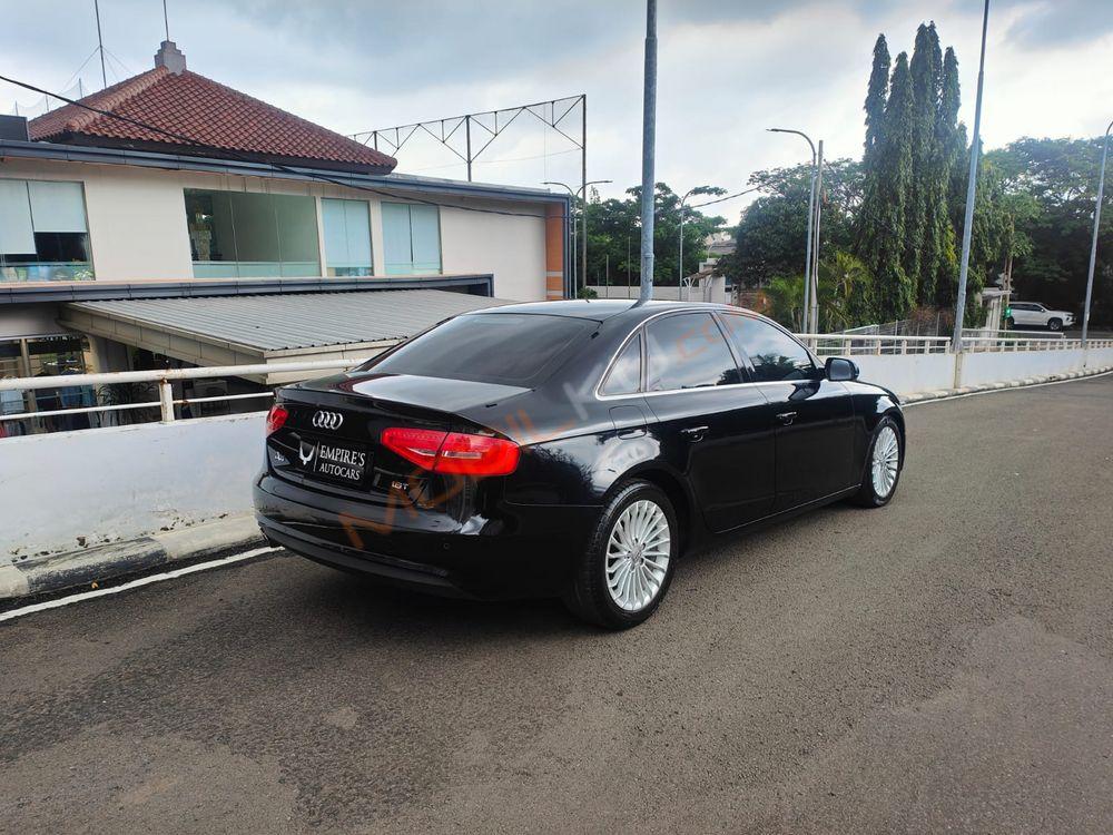 Mobil Audi A4 2014