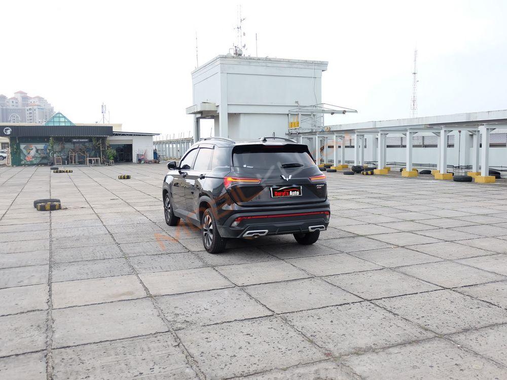 Mobil Wuling Almaz 2021