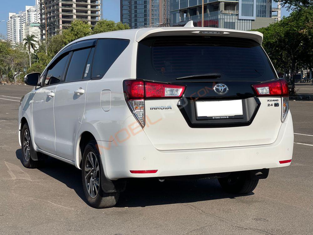 Mobil Toyota Kijang Innova 2022