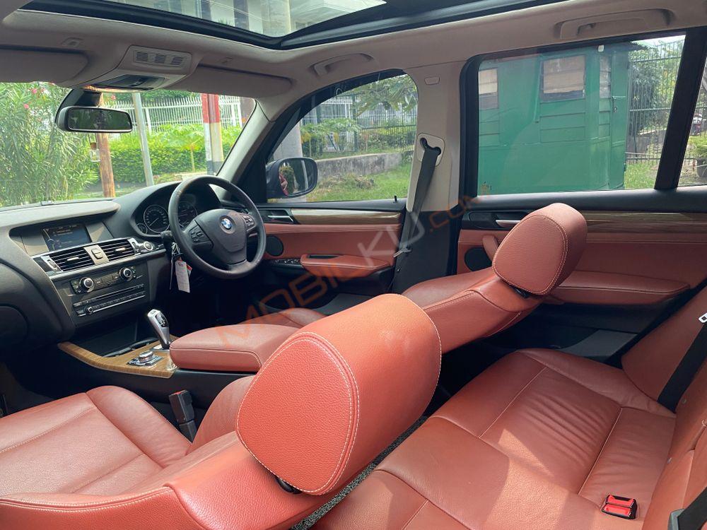 Mobil BMW X3 2012
