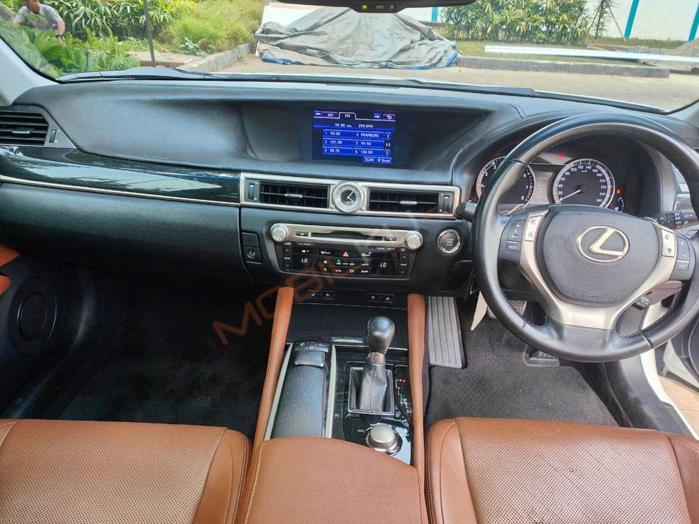 Mobil Lexus GS 2012