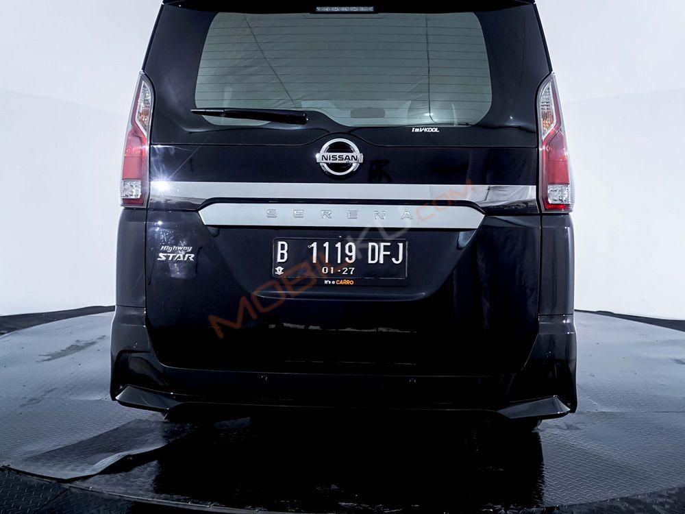 Mobil Nissan Serena 2021