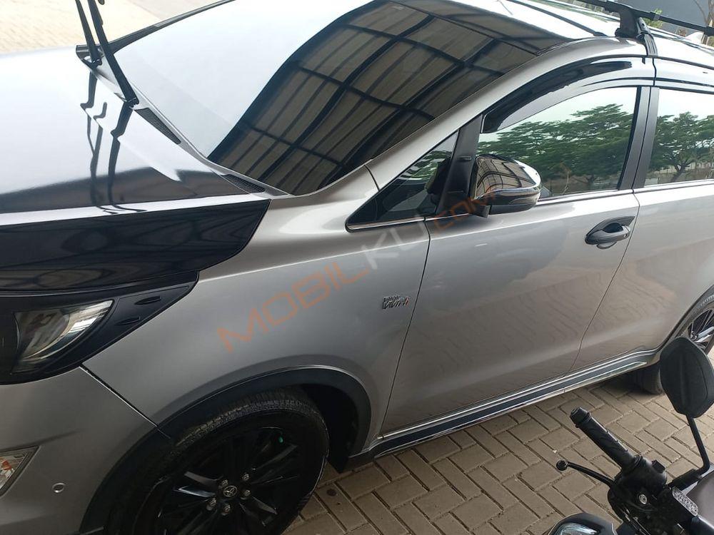 Mobil Toyota Kijang Innova 2019