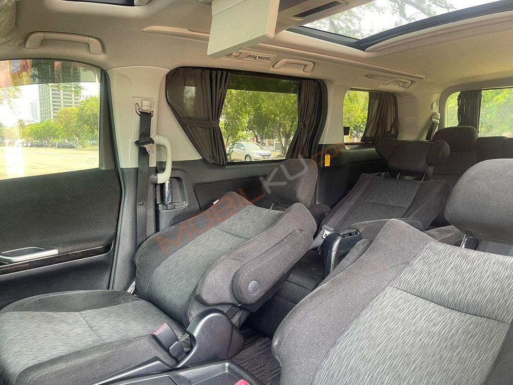 Mobil Toyota Alphard 2014