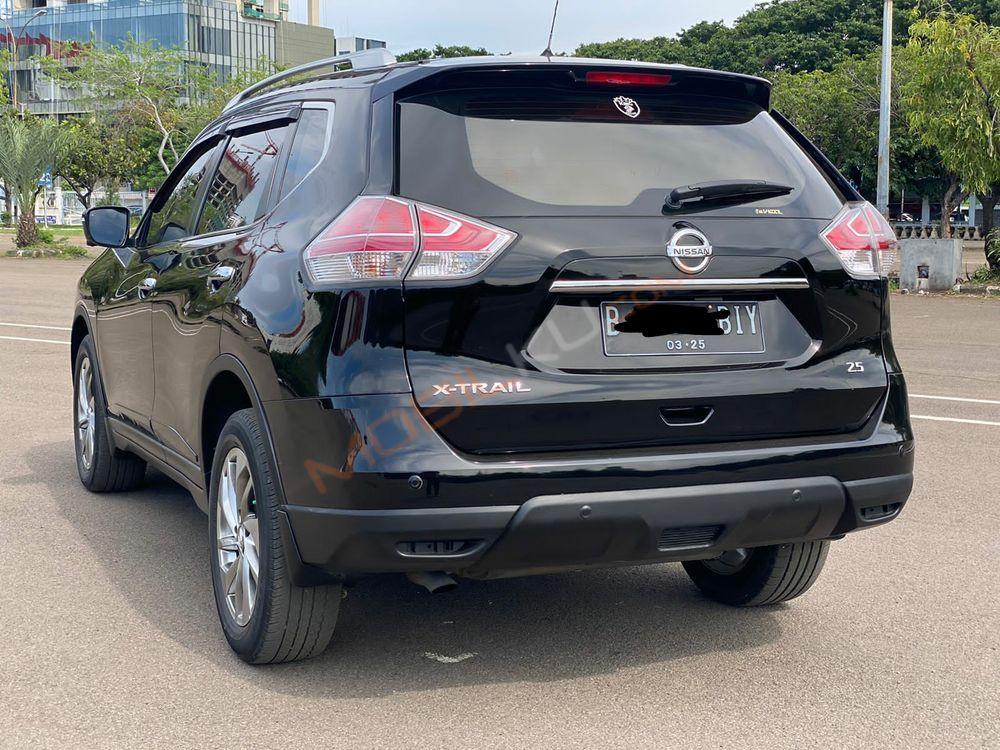 Mobil Nissan X-Trail 2015