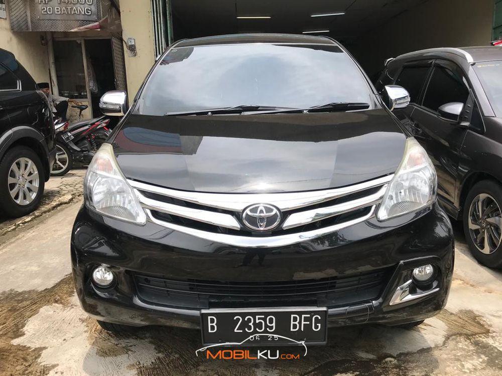 Mobil Toyota Avanza 2015