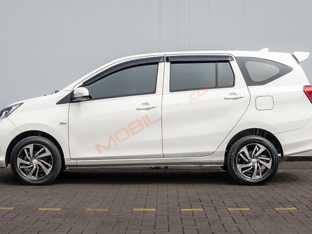 Mobil Toyota Calya 2018