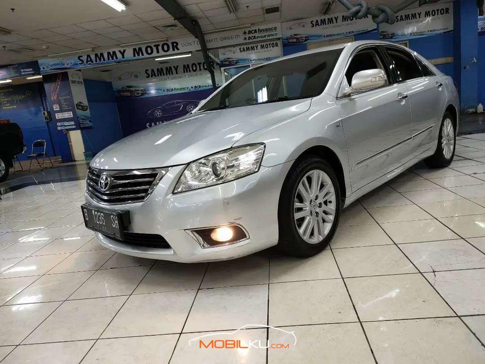 Mobil Toyota Camry 2011