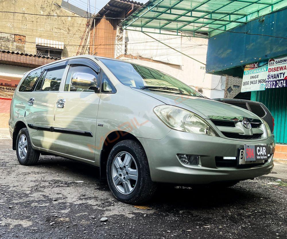 Mobil Toyota Kijang Innova 2008