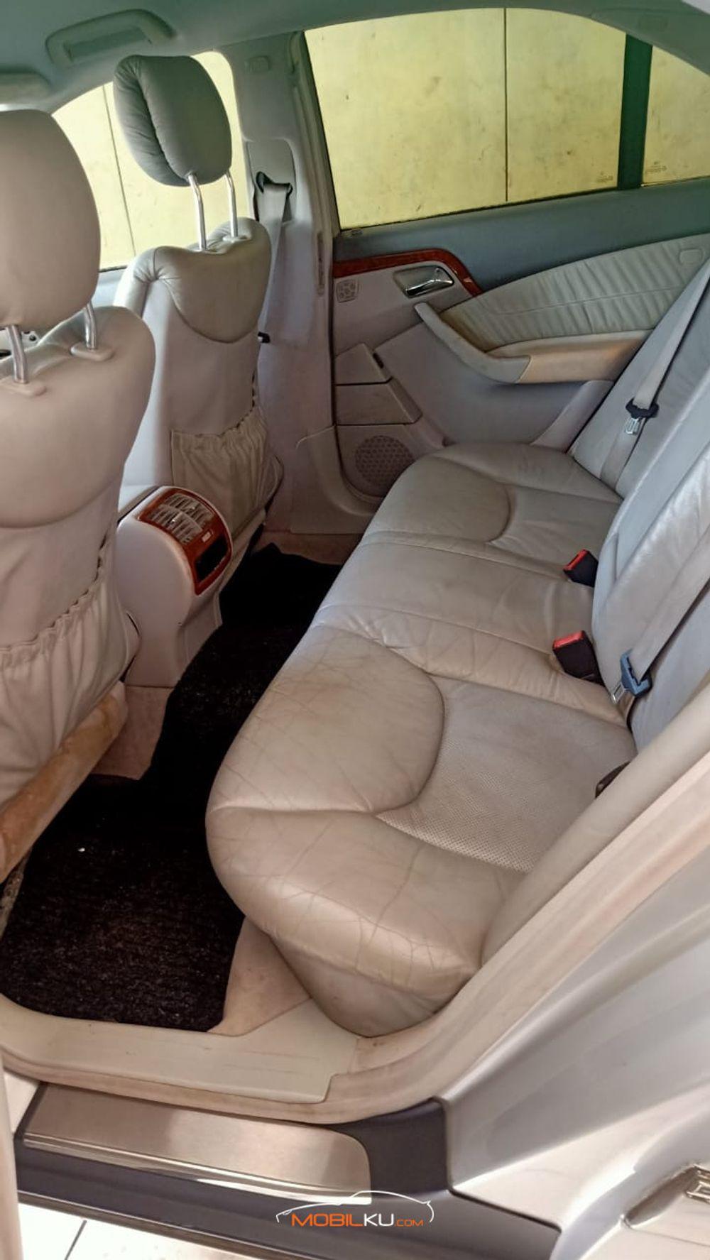 Mobil Mercedes-Benz S-Class 2001