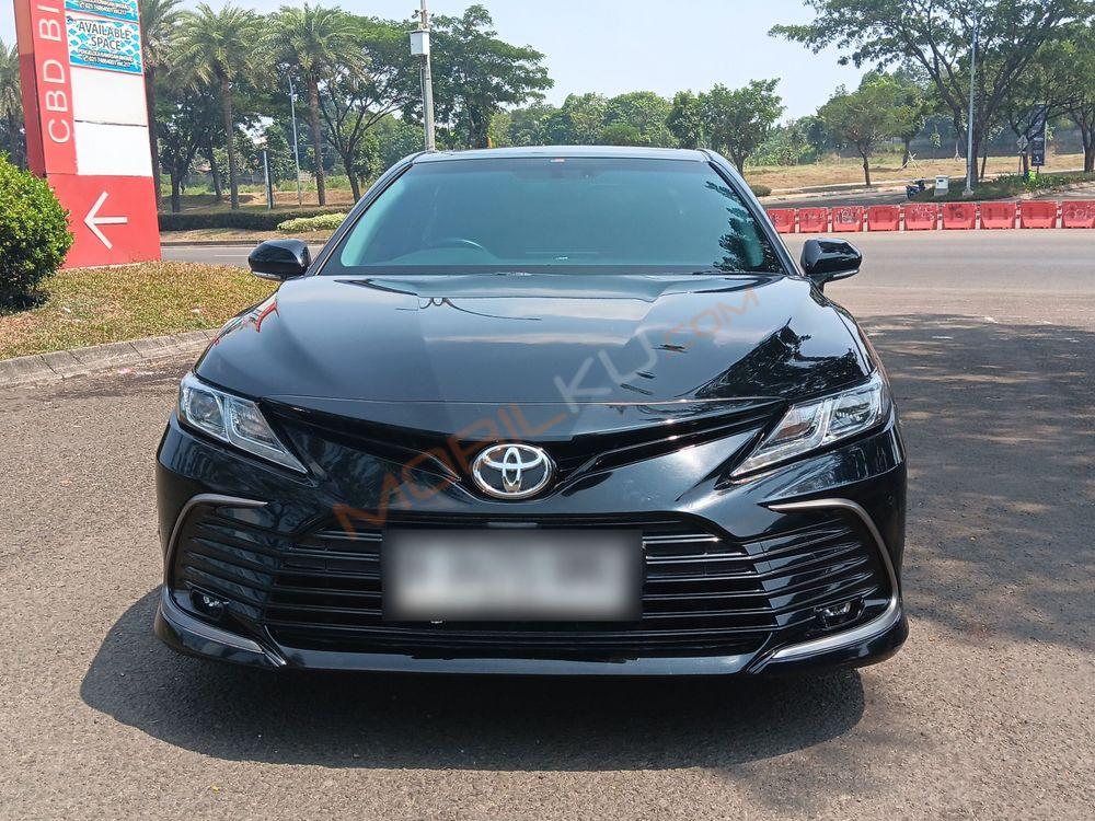 Mobil Toyota Camry 2022