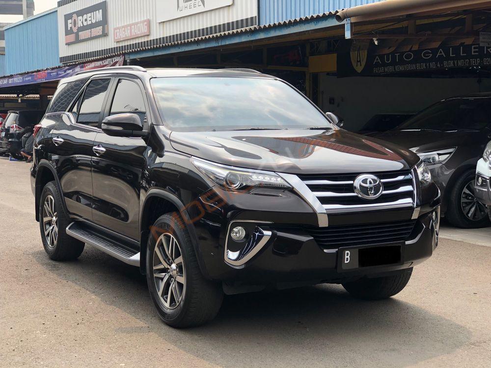 Mobil Toyota Fortuner 2016