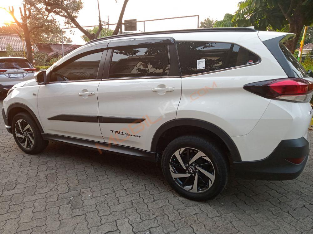 Mobil Toyota Rush 2018