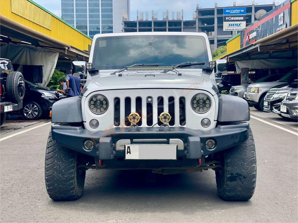 Mobil Jeep Wrangler 2014