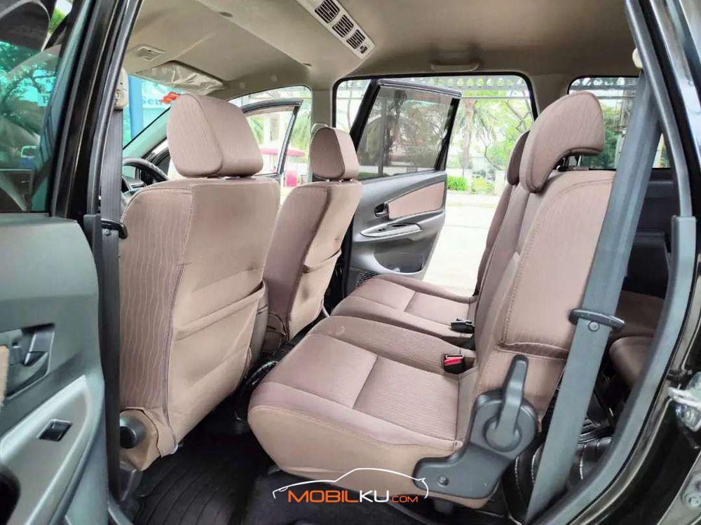 Mobil Daihatsu Xenia 2016