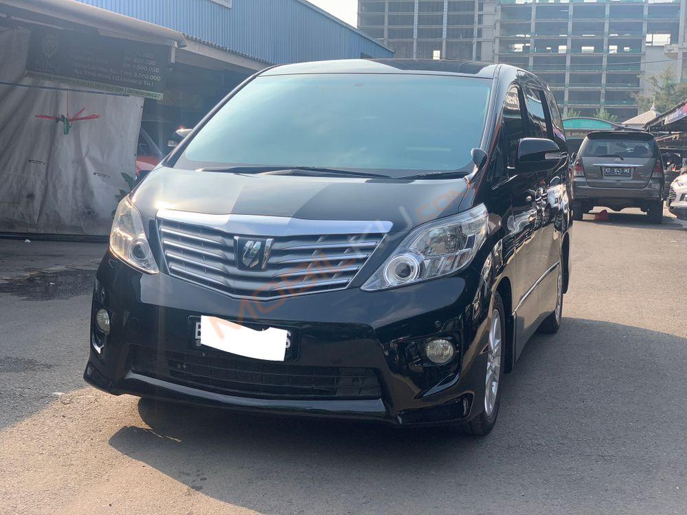Mobil Toyota Alphard 2009