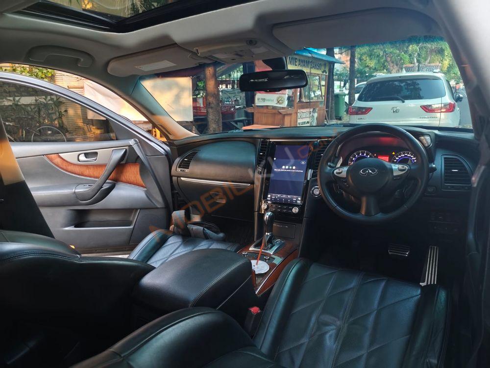 Mobil Infiniti FX 2012