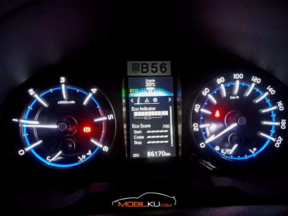 Mobil Toyota Kijang Innova 2016